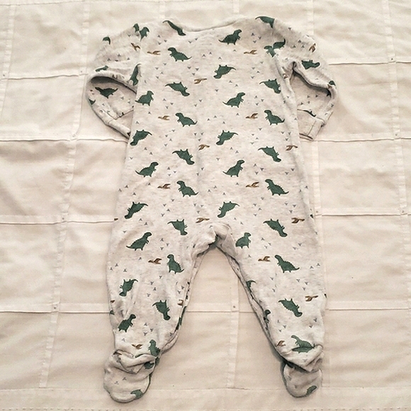 π CARTER'S - Grey & Dino print Footie PJ - Size 3-6M - Picture 2 of 5